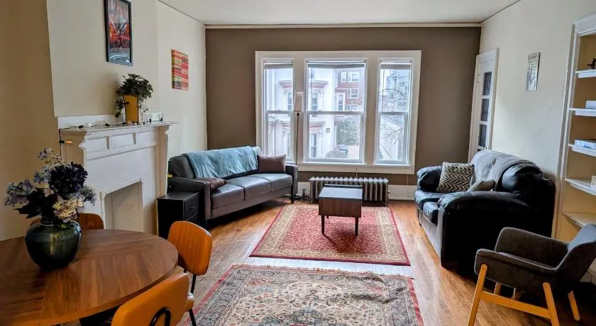 Spacious Charming 4 BR near Downtown - Image 1