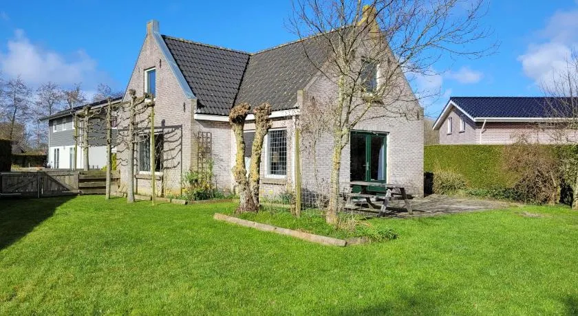 Holiday Home Friesland near the Wadden Sea with Wifi and 3 Bedrooms - Image 1