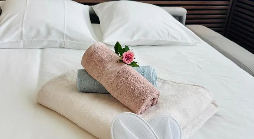 Studio romantique avec jacuzzi privé - aperçu mer - terrasse - parking gratuit - Image 1