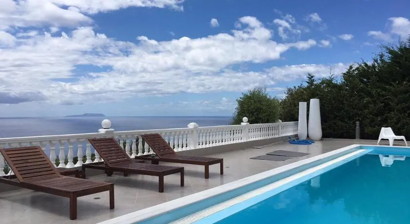 Golden View Residence - Image 1
