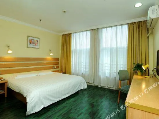 Home Inn Weihai East Wenhua Road Branch - Image 1