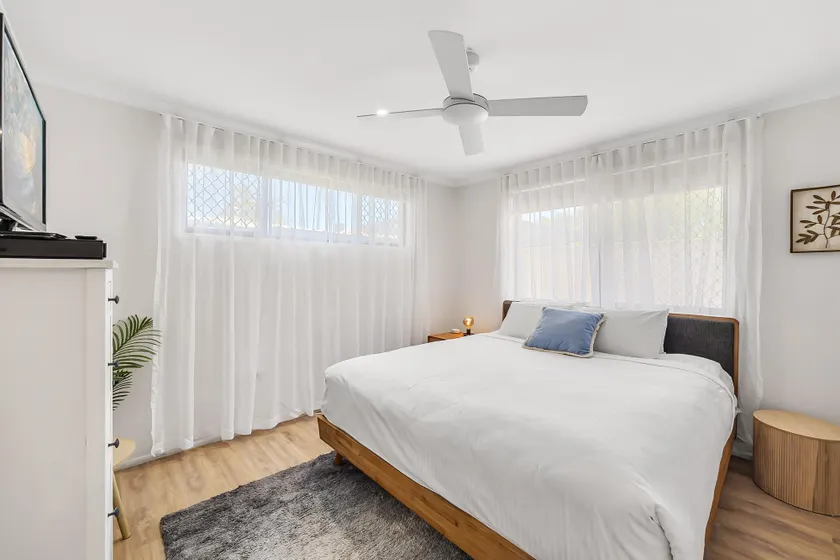 Family Home Near Cafes and Surf Beaches - Image 1