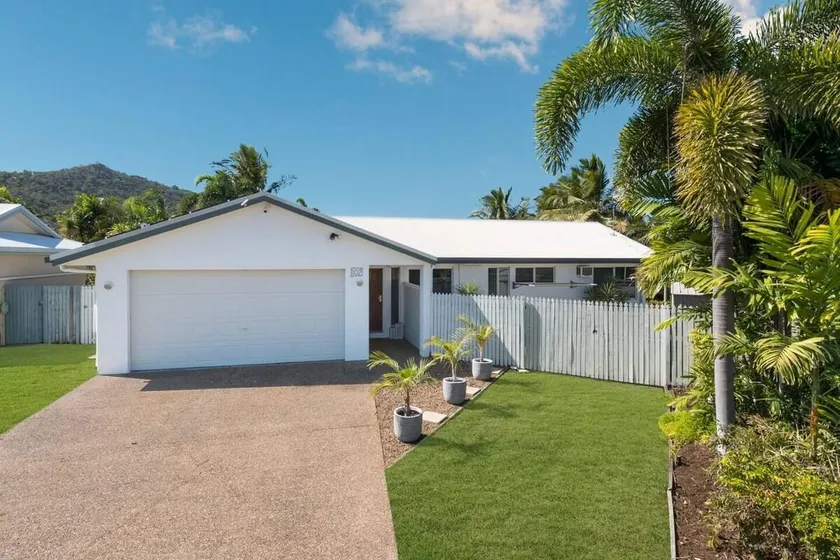 Stunning 4BR Tropical Waterfront Oasis - Image 1