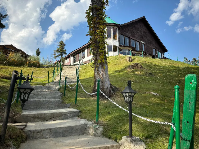 Pine Palace Resorts Gulmarg - Image 1