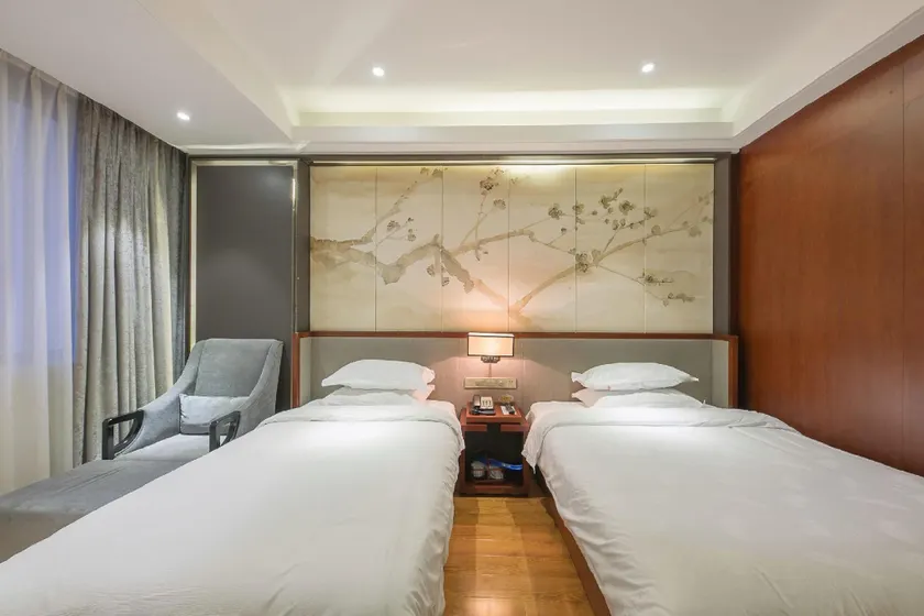 Oriental Roman Holiday Hotel - Image 1