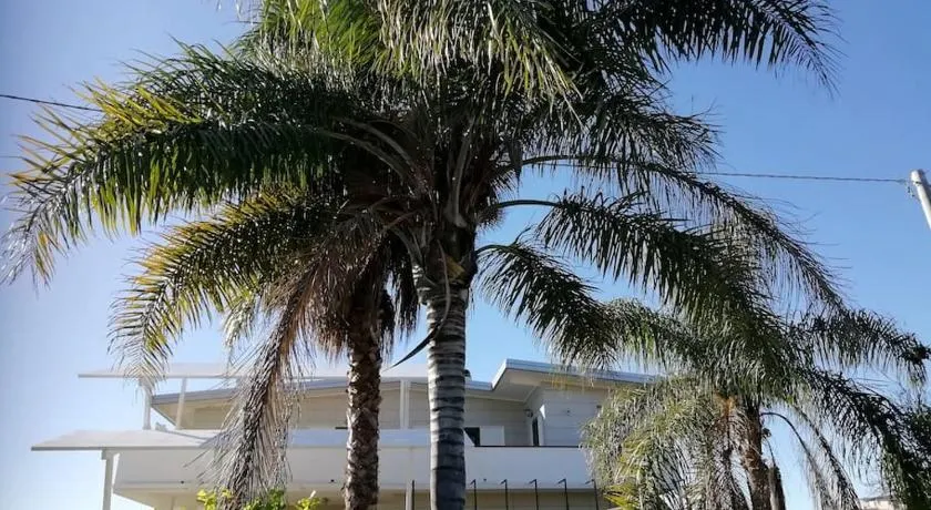 Panoramico, in villa, grande, con ampie terrazze - Image 1