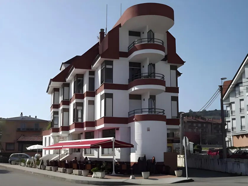 Hotel Candano - Image 1