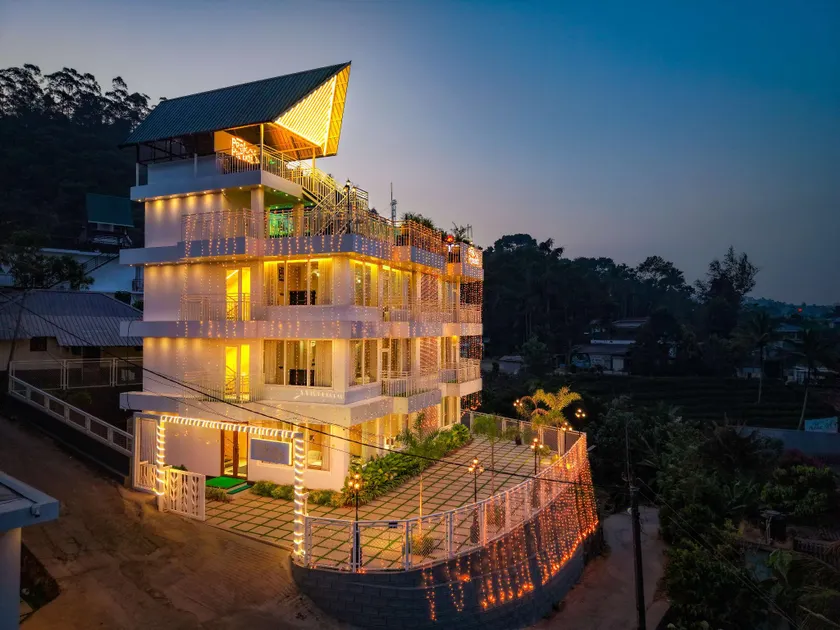 Munnar Peak Paradise - Image 1