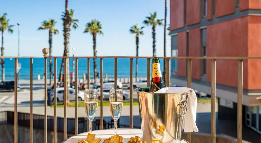 Kronos on the beach Suite 2 - Image 1