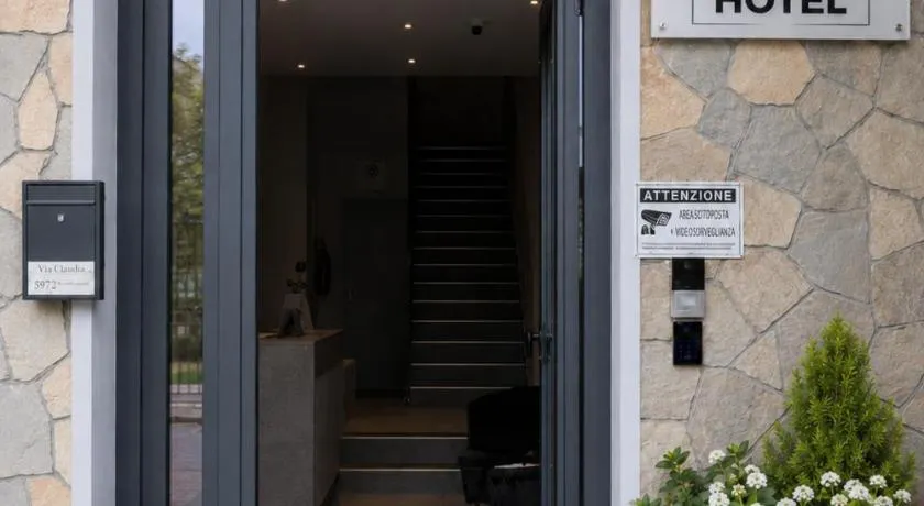 Hotel Genesis - Image 1