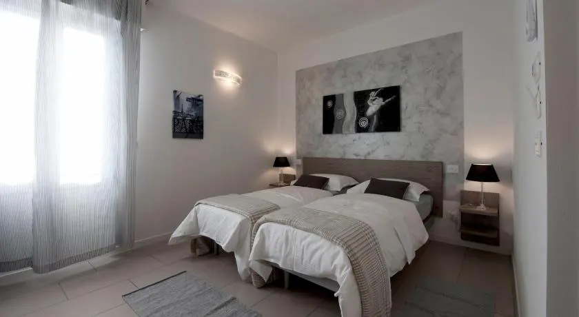 Le Suites - di fronte Ospedale Sacro Cuore - Image 1