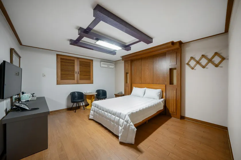 Namwon Hyatt - Image 1