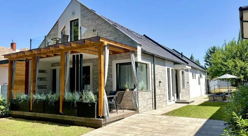 Brothers House - Image 1