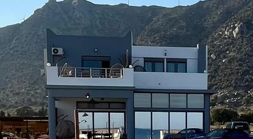 Previllage RED Apartment - Image 1