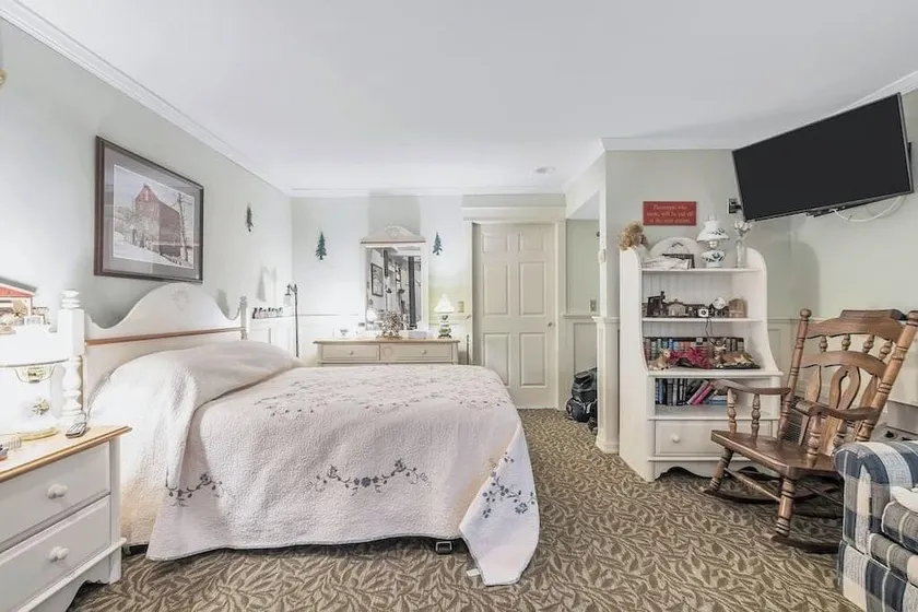 Red Barn Village Apartments - Image 1