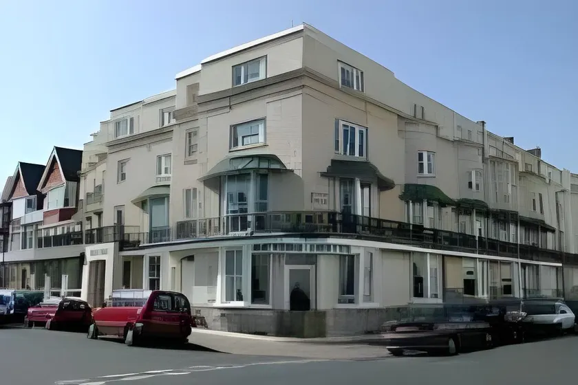 Afton Hotel - Image 1