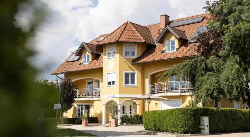 Parkvilla 11 - Image 1