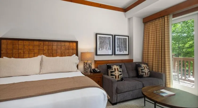 1206 Lodge At Spruce Peak Ski In Ski In Ski Out King Studio By Stowe Mountain Rentals - Image 1