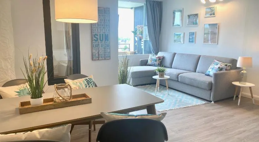 Stylische Ferienwohnung TOP LAGE am Hafen, Strand und Meer - Image 1