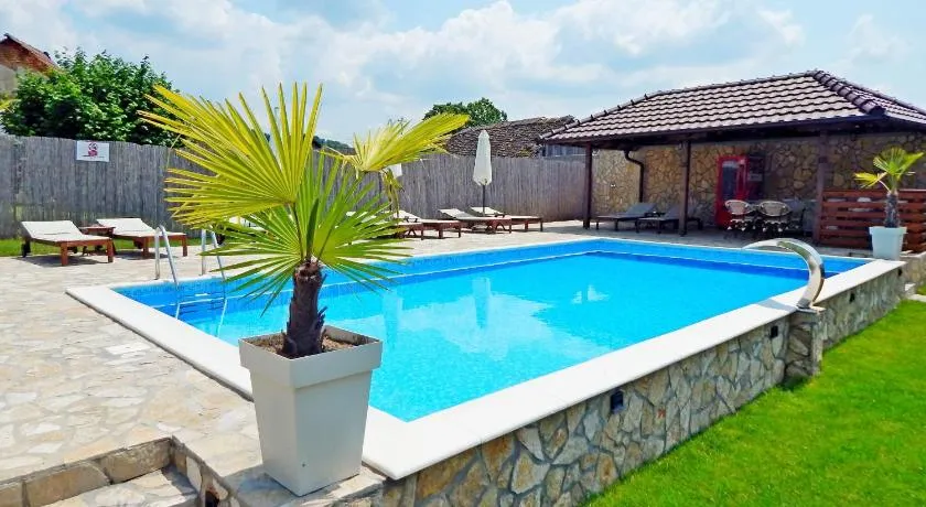 Aqualux apartments - Image 1