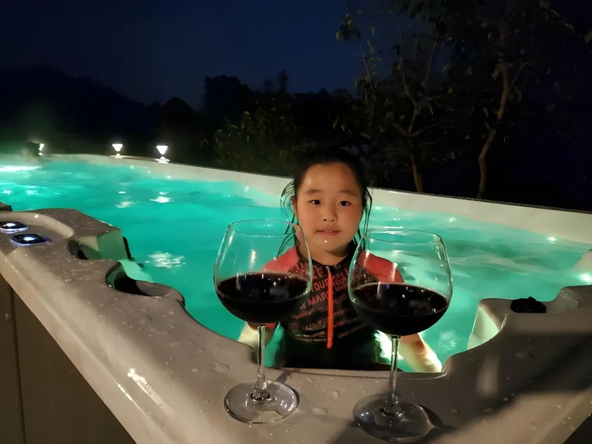 Jeju Hot Water Pool  a detached house - Image 1