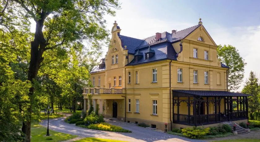 Pałac Gruszów - Image 1