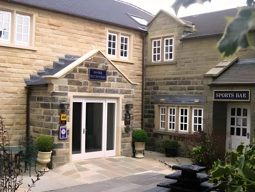 Santo's Higham Farm Hotel - Image 1