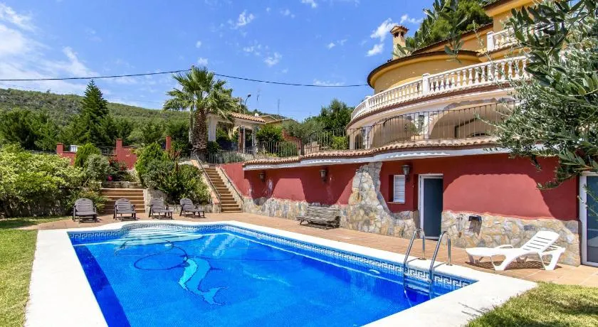 Villa spacieuse et sublime à seulement 15km de Barcelone! - Image 1