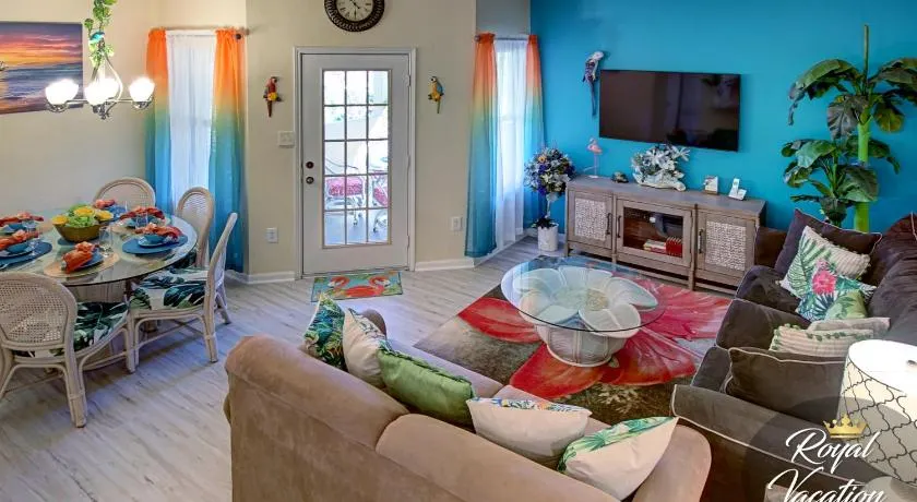 Royal Tropical at Avalon Clearwater - Pool & Free Parking - 10 Min Drive to Clearwater Beach - Image 1