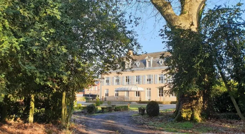 La Villa des Arts - Image 1