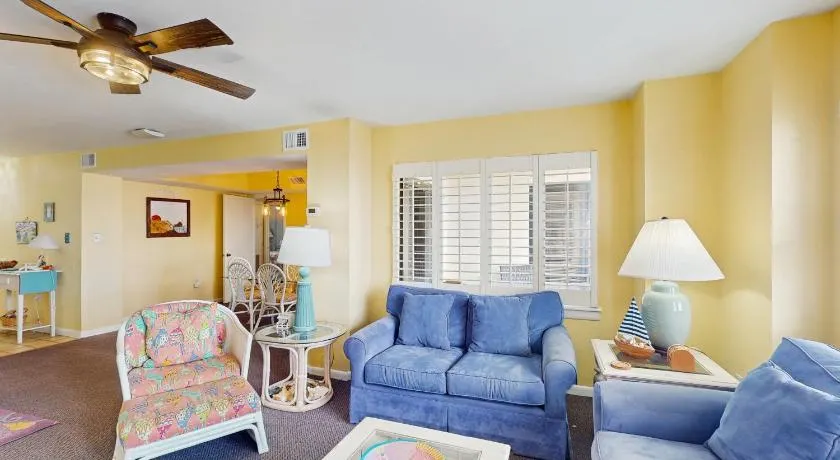Summer Winds Resort Condo w/ Ocean Views! - Image 1