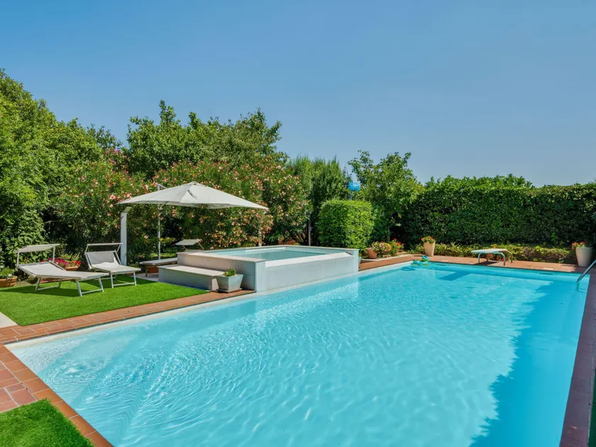 Charmantes Ferienhaus mit Grill und Pool | Haustiere sind willkommen - Image 1
