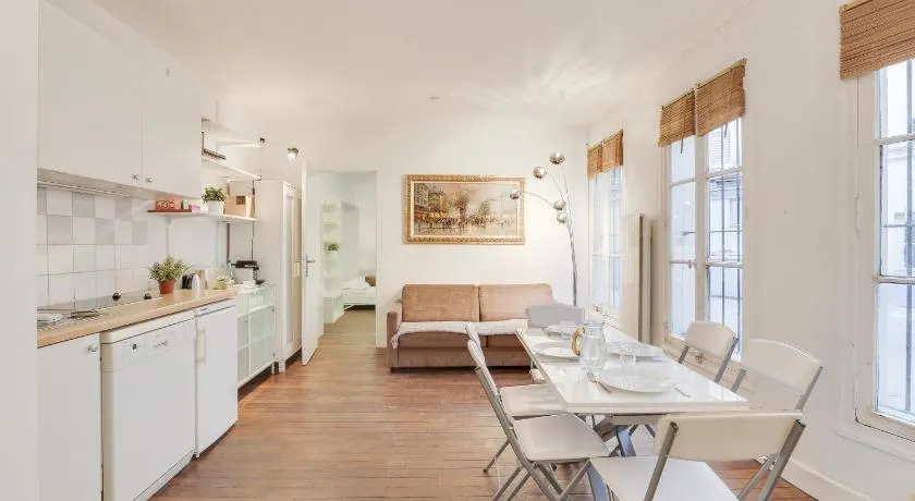 Comfortable flat in the middle of Paris - Image 1
