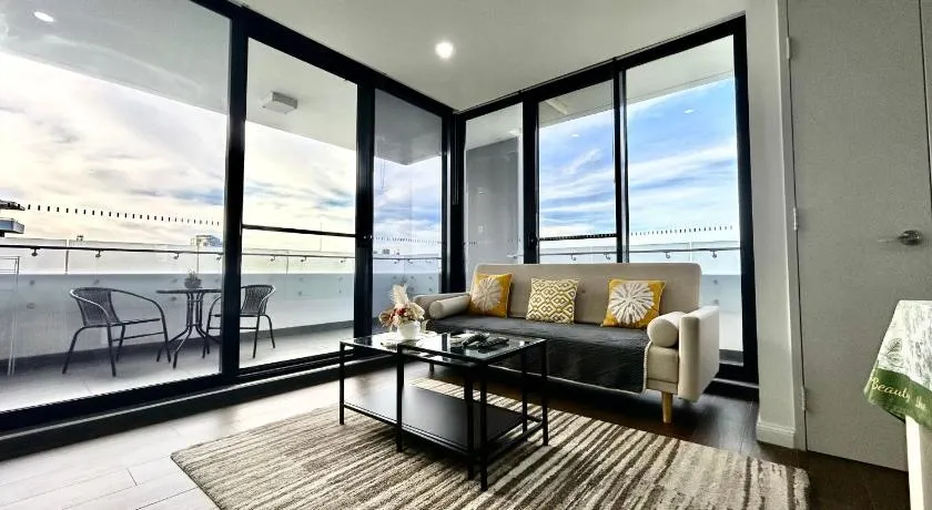Sun-filled Apt w Stunning Open Views of Park&City - Image 1