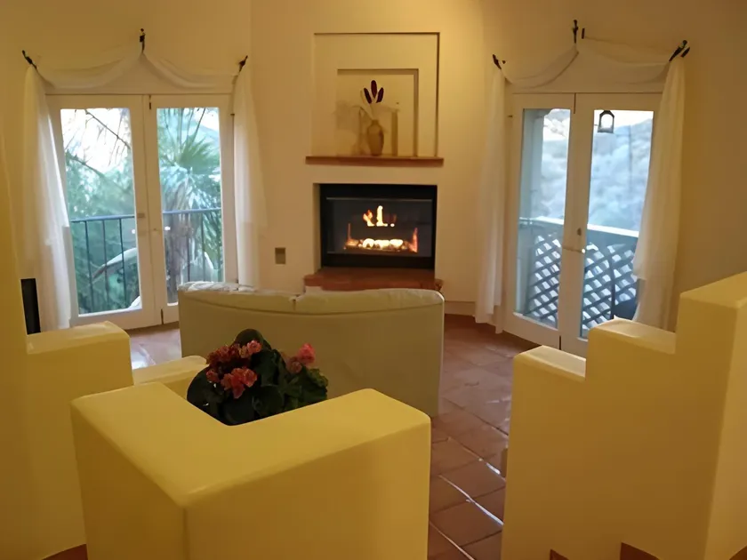 Topanga Canyon Inn Bed and Breakfast - Image 1