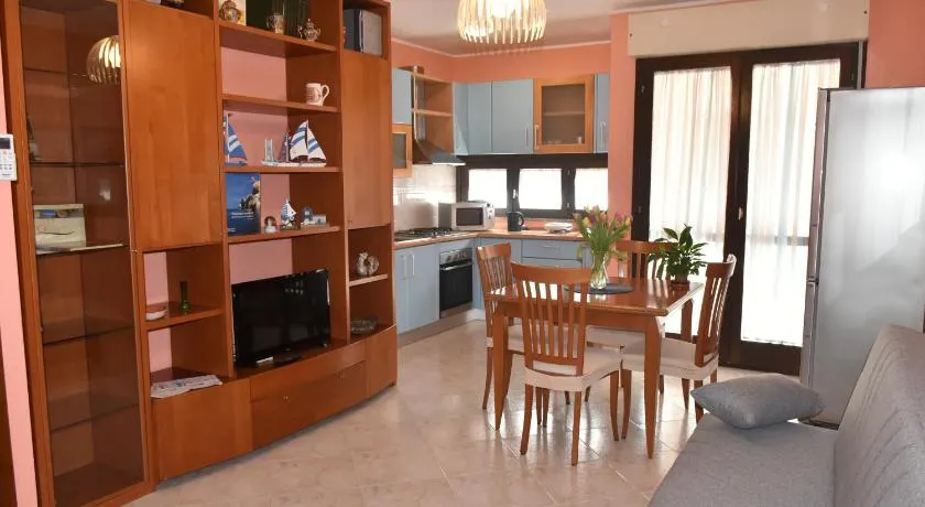AleCarly Home - Image 1