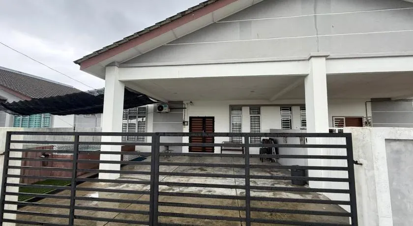 Hasna Homestay Cherating Muslimonly - Image 1