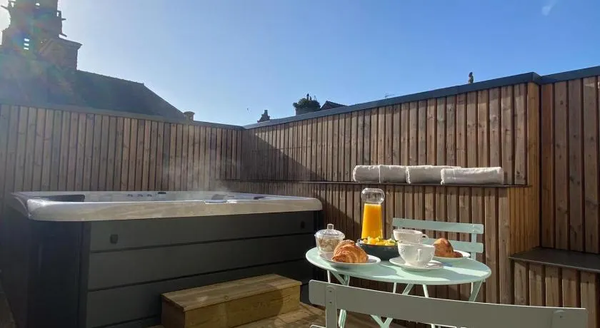 La Maison du Quai Triplex de charme 4 étoiles en hyper centre avec SPA - Image 1