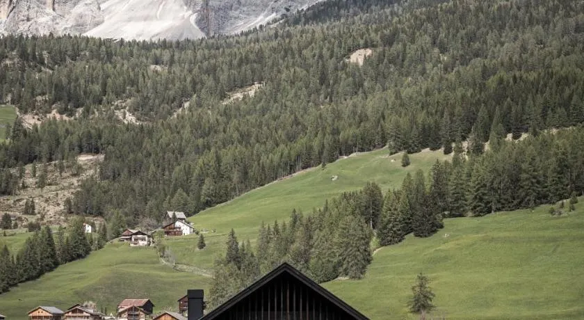 Larix Lodge - Image 1
