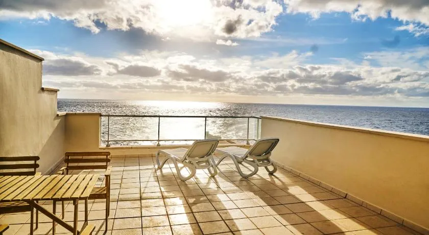3BDR + 2BATH OCEAN VIEW APARTMENT - Image 1