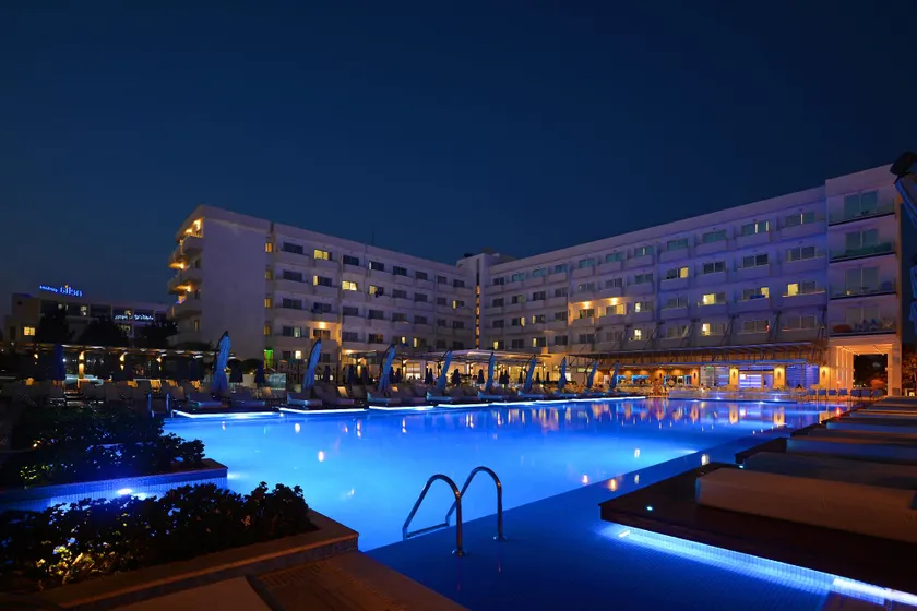 Nestor Hotel - Image 1
