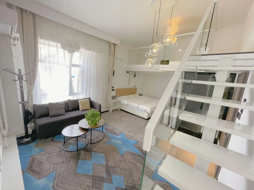 First Encounter: A Light Luxury Smart Audio-Visual Theme Hotel (Jiangbei University Town Branch) - Image 1