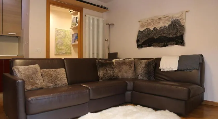 Italian Apartment with Hot Tub - Image 1