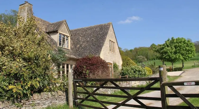 Hobleys in historic Cotswold village of Stanton - Image 1