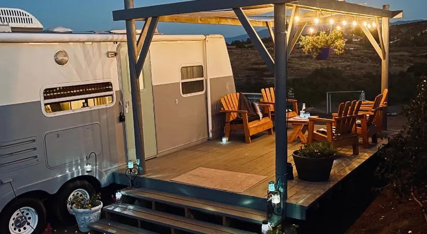 Rustic Farm Stay - Image 1