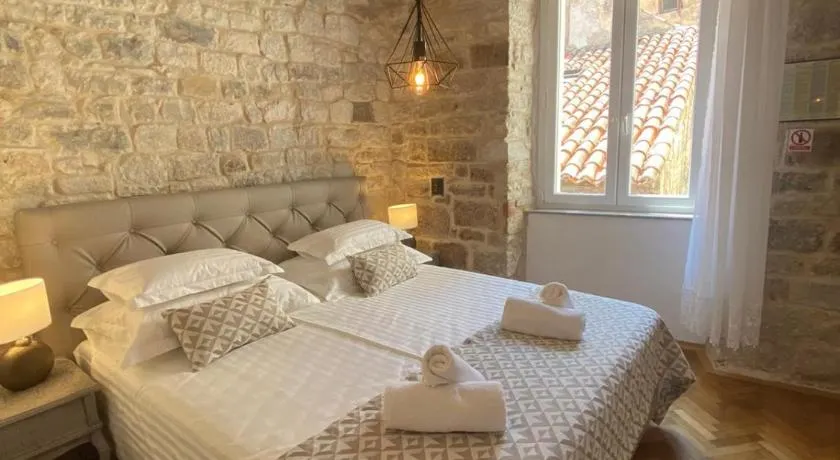 Palace Wall Residences - Image 1