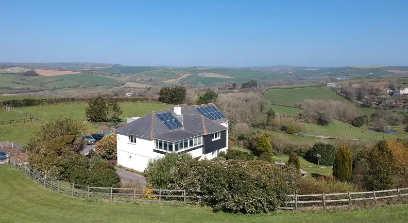Merrifield House Devon - Private Bathroom, Share Kitchen & Great Views - Image 1