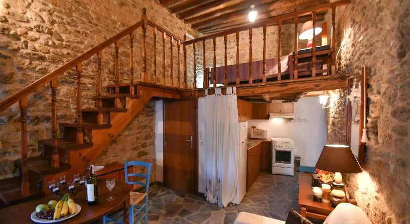 Stone house - Image 1
