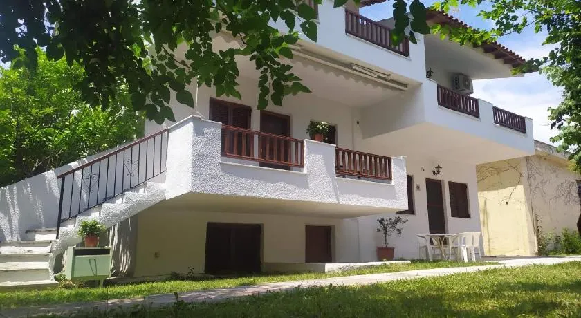 Alexandra Apartments - Image 1
