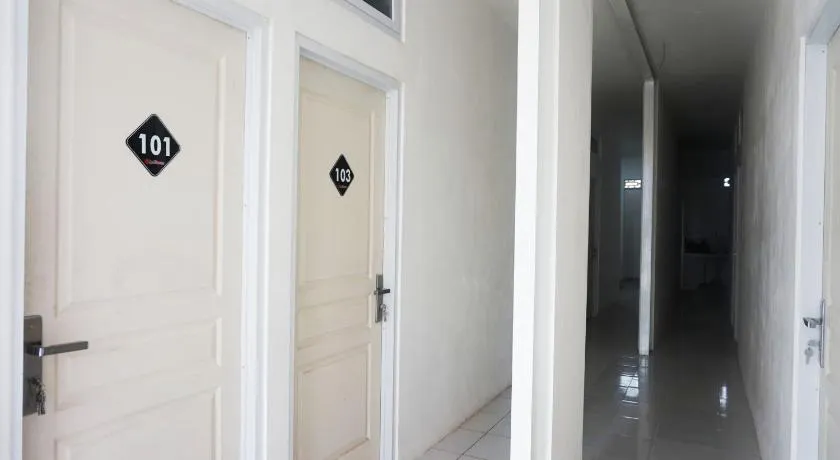 RedDoorz @ Jalan Tanjung Blitar - Image 1